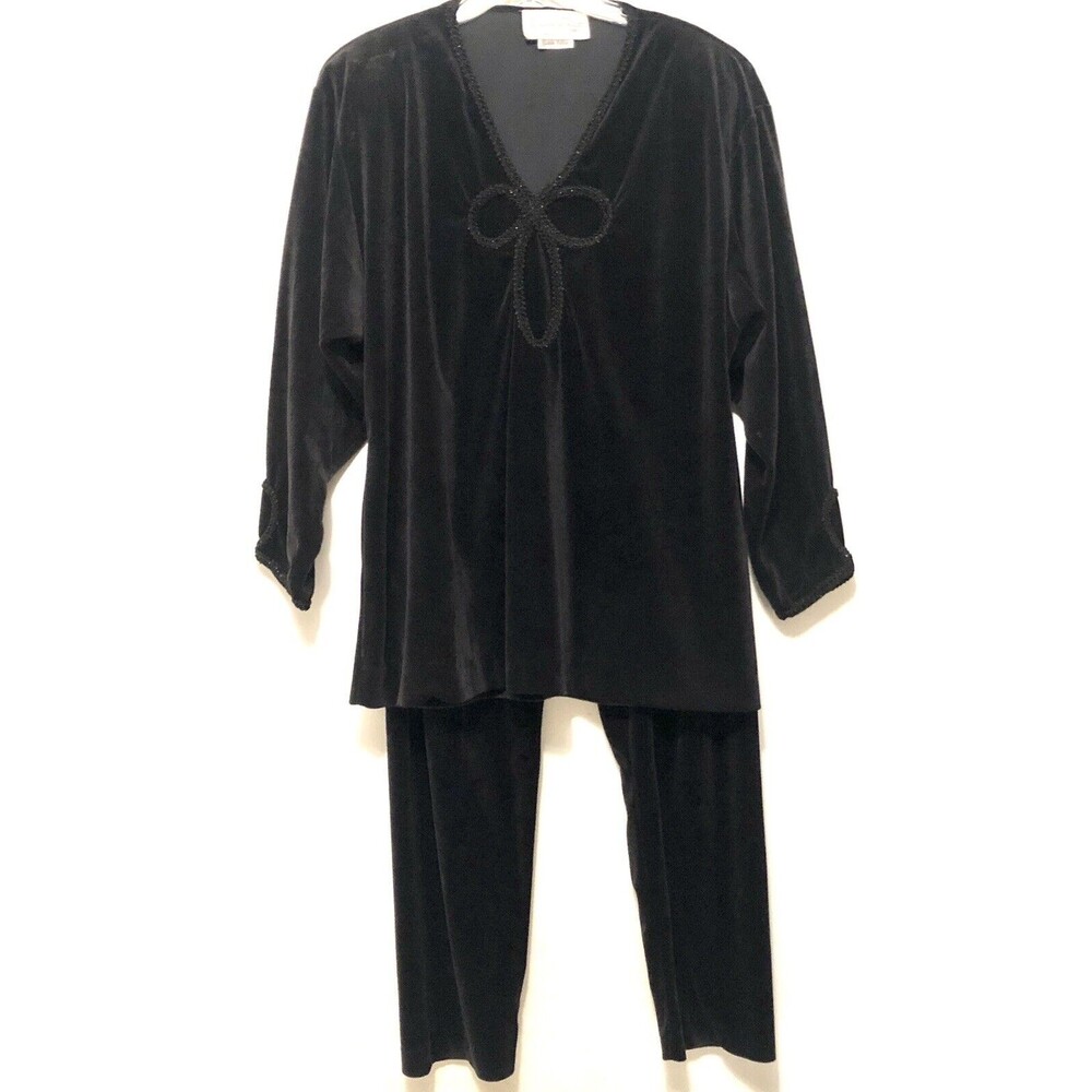 Oscar de la Renta bor Swirl Neiman-Marcus Black Velvet Blouse & Pant Outfit